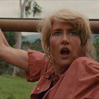 "Fue un poco incómodo". Laura Dern recuerda su extraña visita a Universal para probar la atracción de 'Parque jurásico'