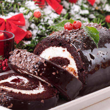 Hoy lunes 8 de diciembre llega a Lidl el postre preferido de la Navidad: un tronco de chocolate relleno de trufa 