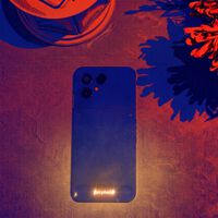 Me toca renovar móvil y estoy muy tentado por el smartphone europeo por excelencia: el dilema de pagar más por escapar de Google 