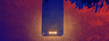 Me toca renovar móvil y estoy muy tentado por el smartphone europeo por excelencia: el dilema de pagar más por escapar de Google 