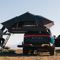 Ford, Amazon y un buen inversor de Tesla inyectan otros 2.500 millones de dólares a Rivian, la niña bonita de las start-ups de coches