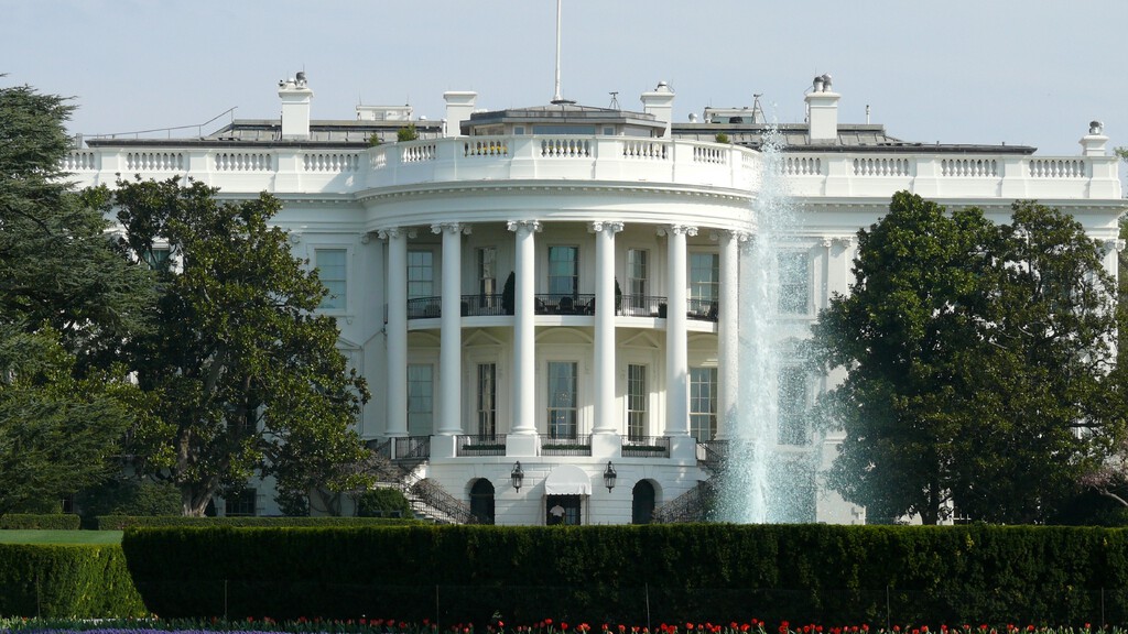 Bethesda no terminó a tiempo la Casa Blanca en Fallout 3 y tomó una decisión: destruirla de un bombazo nuclear Bethesda no terminó a tiempo la Casa Blanca en Fallout 3 y tomó una decisión: destruirla de un bombazo nuclear