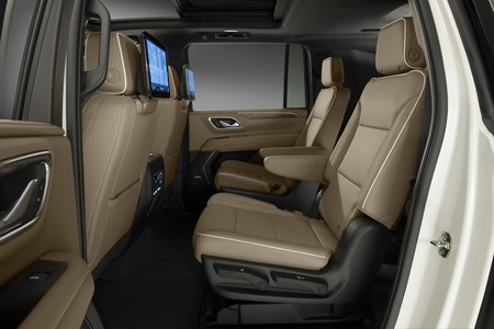 Chevrolet Suburban 2021 21