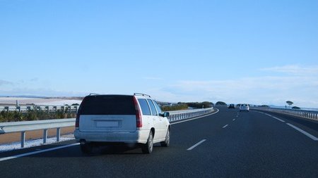 Circula por la derecha