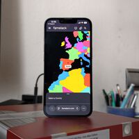 He encontrado la navaja suiza de la TDT: miles de canales gratis en el móvil y tan fácil como pulsar en un mapa