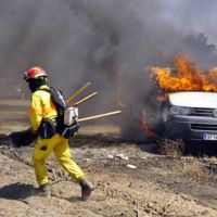 Un incendio devora 422 coches, y eso que el festival era de danzas populares 