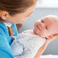 Alta hospitalaria del recién nacido después del parto: cuándo  puede el bebé irse a casa