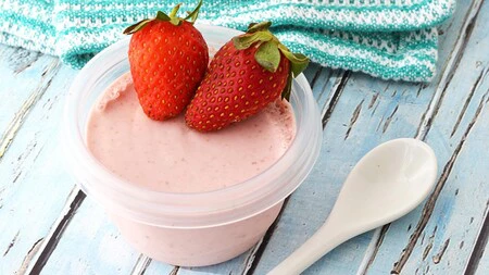 Mousse de chocolate blanco y fresas. Receta