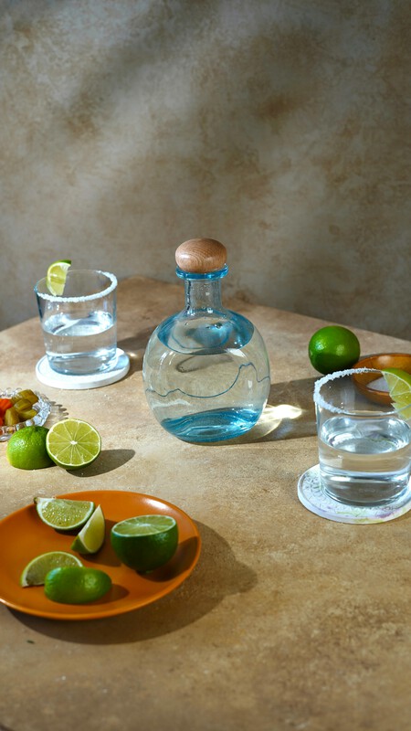3 ideas elegantes para decorar tu hogar con botellas de tequila esta temporada