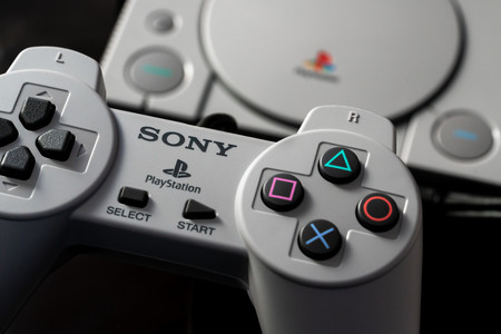 Aquí tienes el unboxing oficial de PlayStation Classic por partida doble