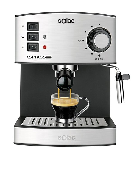 Por 58,99 euros tenemos esta cafetera Solac CE4480 Espresso de 19 bares de presión en Amazon