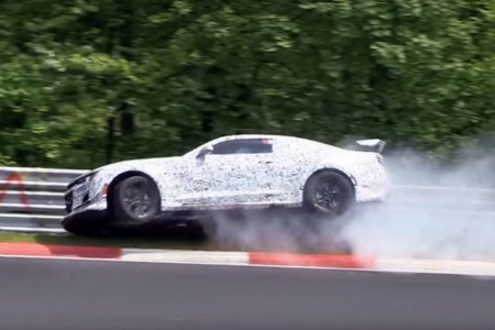 Mal día para ser piloto de pruebas. Estrellar el futuro Chevrolet Camaro Z28 en Nürburgring no mola nada