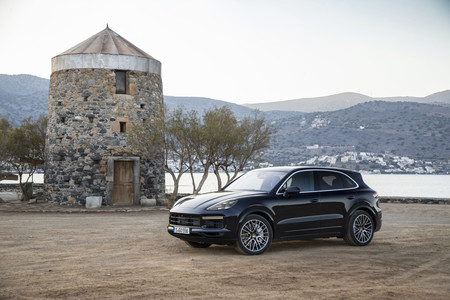 Porsche Cayenne Turbo 2018 345