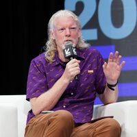 "Se les dio mucho más dinero del que ganarían". El CEO de Twitch niega que los streamers se marchen a Kick por tener mayor libertad