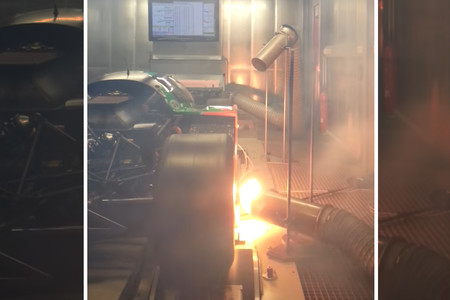Un regalo para tus oídos: el Mazda 787B de motor rotativo escupiendo ira y fuego en un banco de potencia