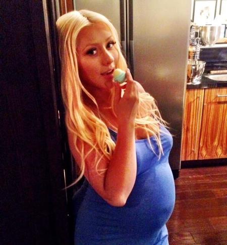 Anda que no le sienta bien ni nada el embarazo a Christina Aguilera