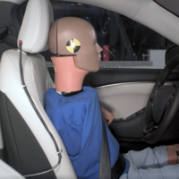 Usar solo dummies masculinos en las pruebas de choque está representando un gran problema para las mujeres
