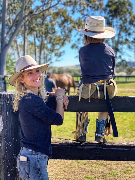 Elsa Pataky le mete este golazo por la 'cuadra' al poni de sus hijos: ¡Está más fuerte que su marido, el acThor Chris Hemsworth!