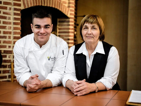 Andoni Sanchez Y Su Madre Ana Dublin Del Asador Villa De Fromista