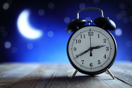 Por qué dormir menos de lo necesario puede hacerte engordar