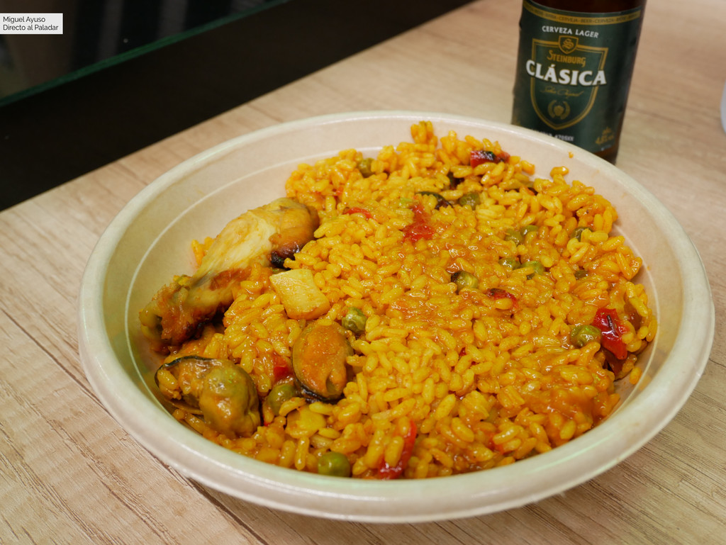 Probamos el nuevo servicio “Listo para Comer” de Mercadona: la paella lleva guisantes, pero va a petarlo