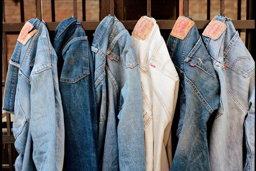 Vaqueros 501 a mitad de precio y camisetas por 15 euros: Levi's en modo outlet durante su Black Friday