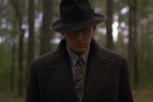 Hace 35 años los Coen estrenaron su primera obra maestra. Un gran thriller con un misterio que los directores se niegan a resolver