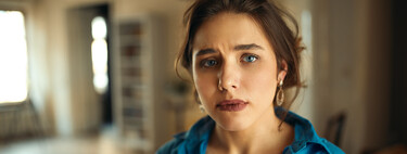 Qué dice la psicología sobre las personas que no saben aceptar elogios y cómo afecta a su autoestima