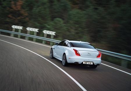 Jaguar Xj 2016 800x600 Wallpaper 04
