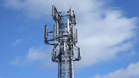 Movistar y Yoigo venden un primer lote de 1.741 antenas móviles a Abertis