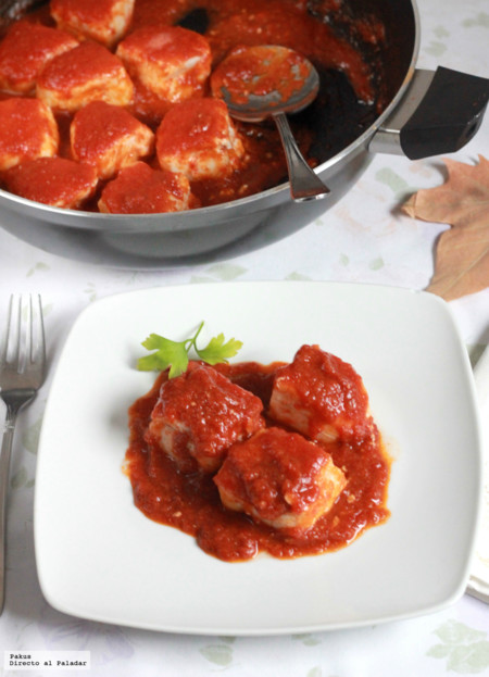 Tacos de merluza con tomate. Receta fácil y rápida
