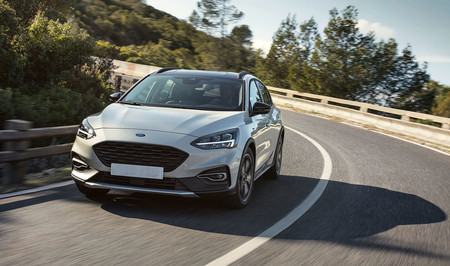 Que tiemble el Bugatti Chiron Super Sport: este Ford Focus ha sido multado por pasarse un radar a 703 km/h