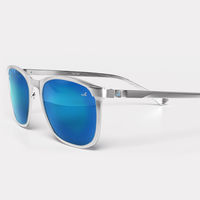 Porque crear vehículos no basta, Alpine lanza colección de gafas de sol