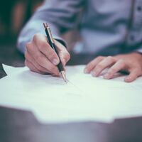 Tienes derecho de reclamación tras comprar un coche de segunda mano, pero depende de quién te venda el coche