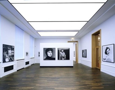 Helmut Newton y su oda al erotismo te citan en Berlín