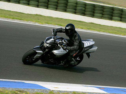 Suzuki B-King 1300 desvelada a la prensa