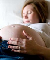 Estudiarán si el embarazo de un varón es más llevadero para las asmáticas