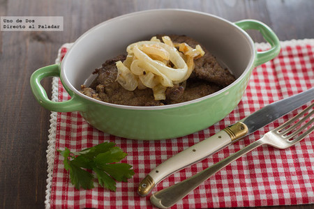 Hígado encebollado. Receta