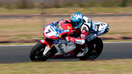 Superbikes 2012: Carlos Checa se pone al frente de la tabla en el segundo día de test