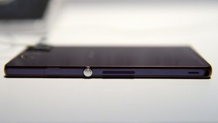 Microsoft negocia con Sony para que ésta lance terminales Windows Phone en 2014