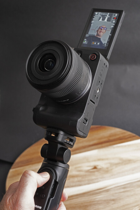 Canon Eos R50v 09