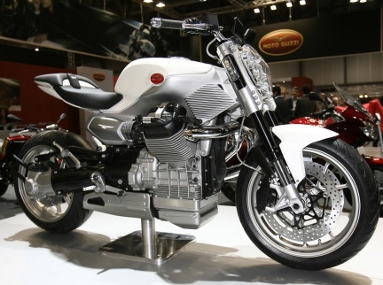 Moto Guzzi V12 Strada