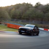 Un Porsche Cayenne más radical está en camino, y ya es el SUV más rápido de Nürburgring con un récord de 7:38.925 