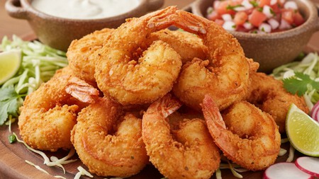 Camarones capeados estilo Baja California: los mariscos clásicos que ahora puedes preparar en casa