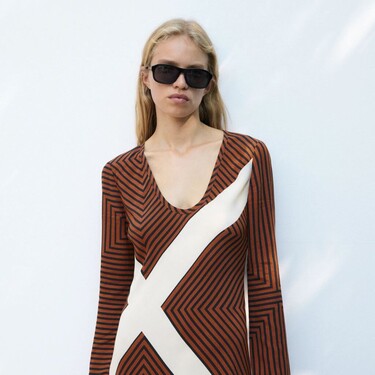 Zara nos propone los vestidos midi más bonitos para lucir durante el otoño