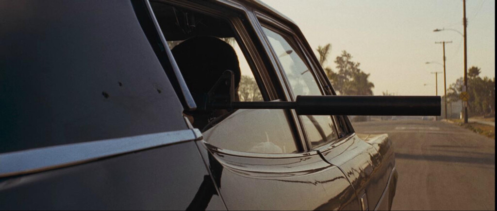 Hoy en streaming, un thriller magistral y brutal con una banda sonora poderosa y un nada disimulado homenaje a ‘Río Bravo’