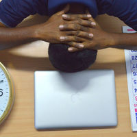 Fichar en el trabajo, ¿cómo contabiliza el tiempo de los descansos? 