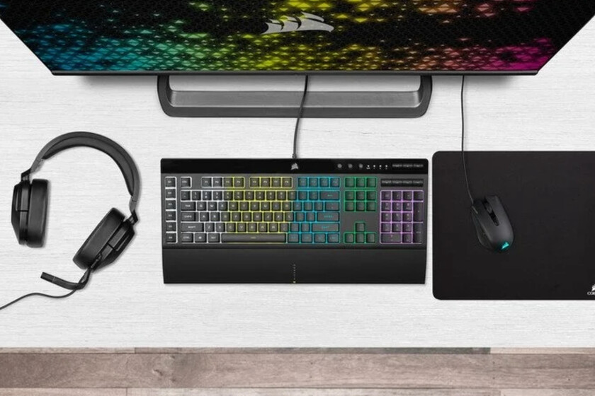 Corsair Pack Gaming Teclado K55 RGB PRO + Ratón HARPOON RGB PRO + Auriculares HS55 STEREO + MM100