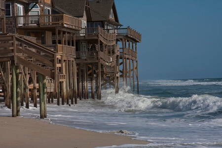 Hurricanetropical Storm Rodanthe N C September 2 2011 Waves Pound The Supports Eaf6a7 1024