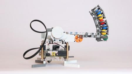 BrickPi permite hacer robots con Lego y la Raspberry Pi